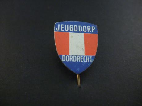 Jeugddorp Dordrecht sportpark o.a. vier scoutinggroepen, twee hondenverenigingen, een elektronicagroep, een kerkelijke vereniging en een jeu-de-boulesvereniging